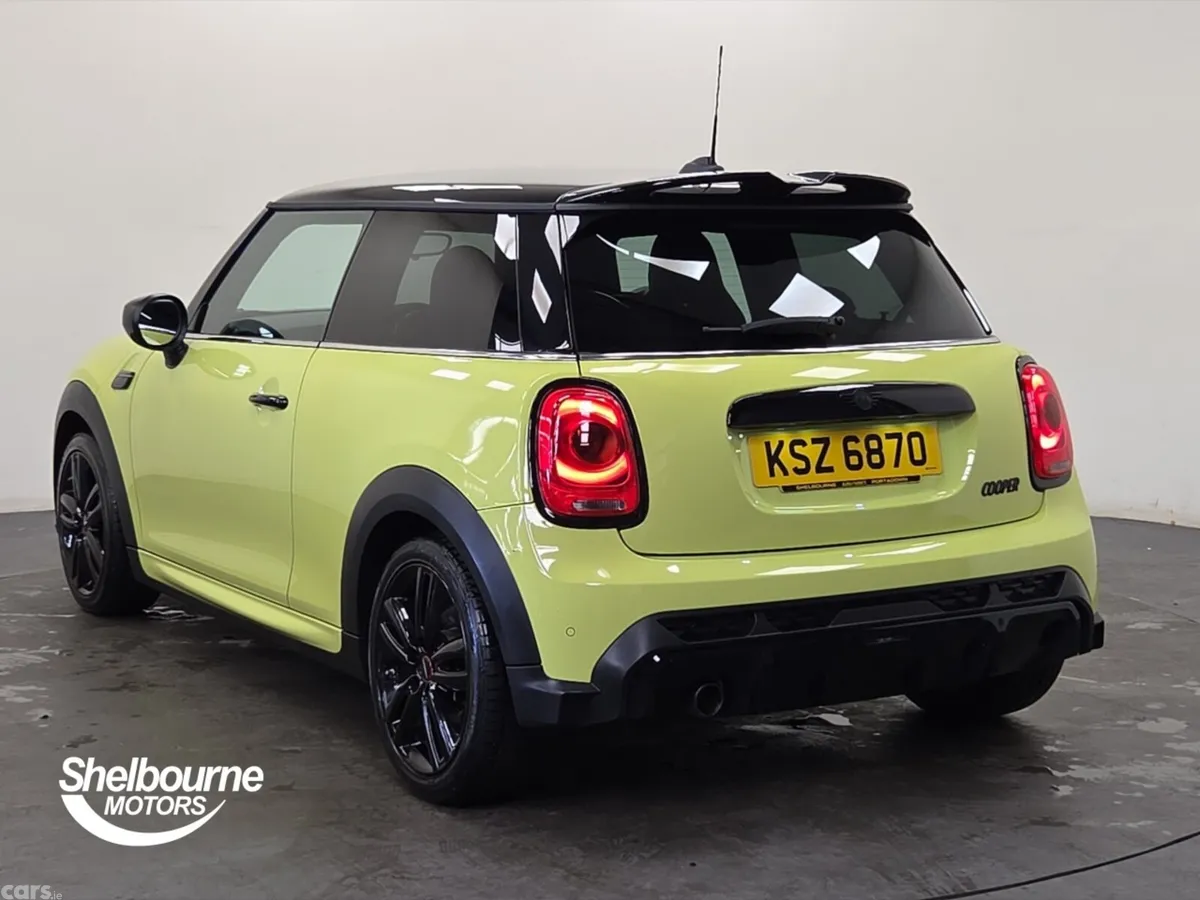 Mini Cooper Hatchback, Petrol, 2023, 