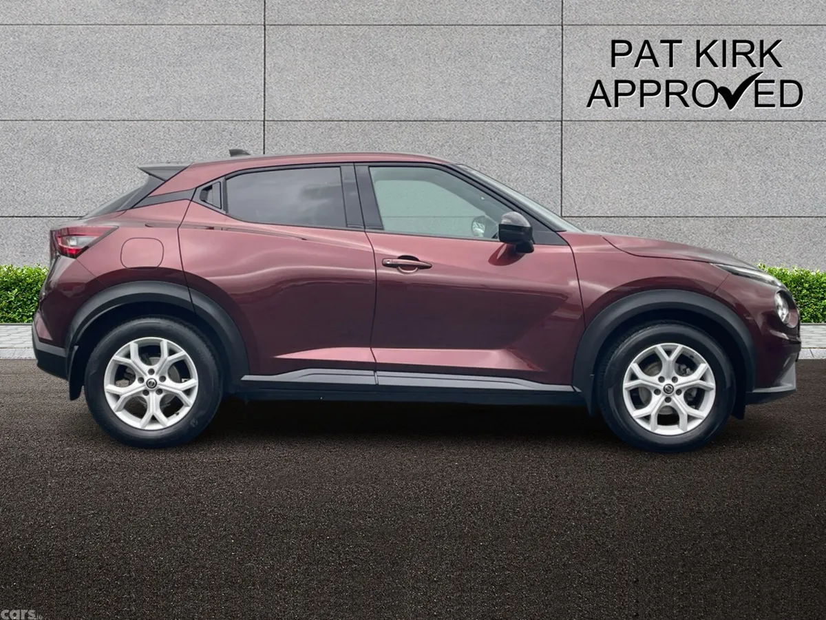 Nissan Juke Hatchback, Petrol, 2022, Red