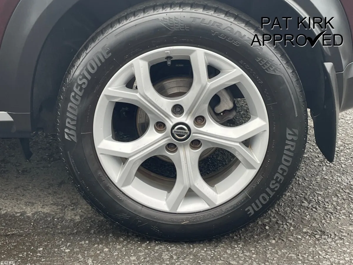 Nissan Juke Hatchback, Petrol, 2022, Red