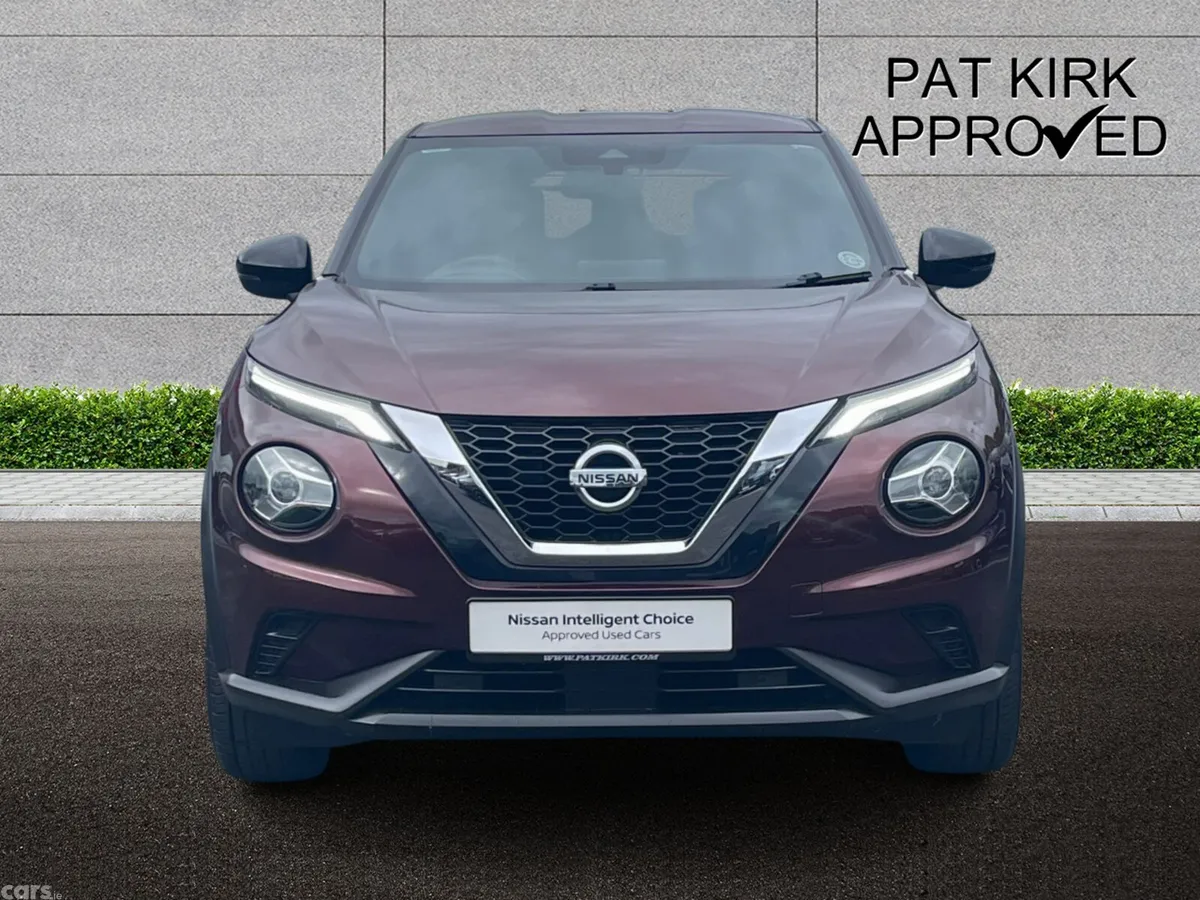 Nissan Juke Hatchback, Petrol, 2022, Red
