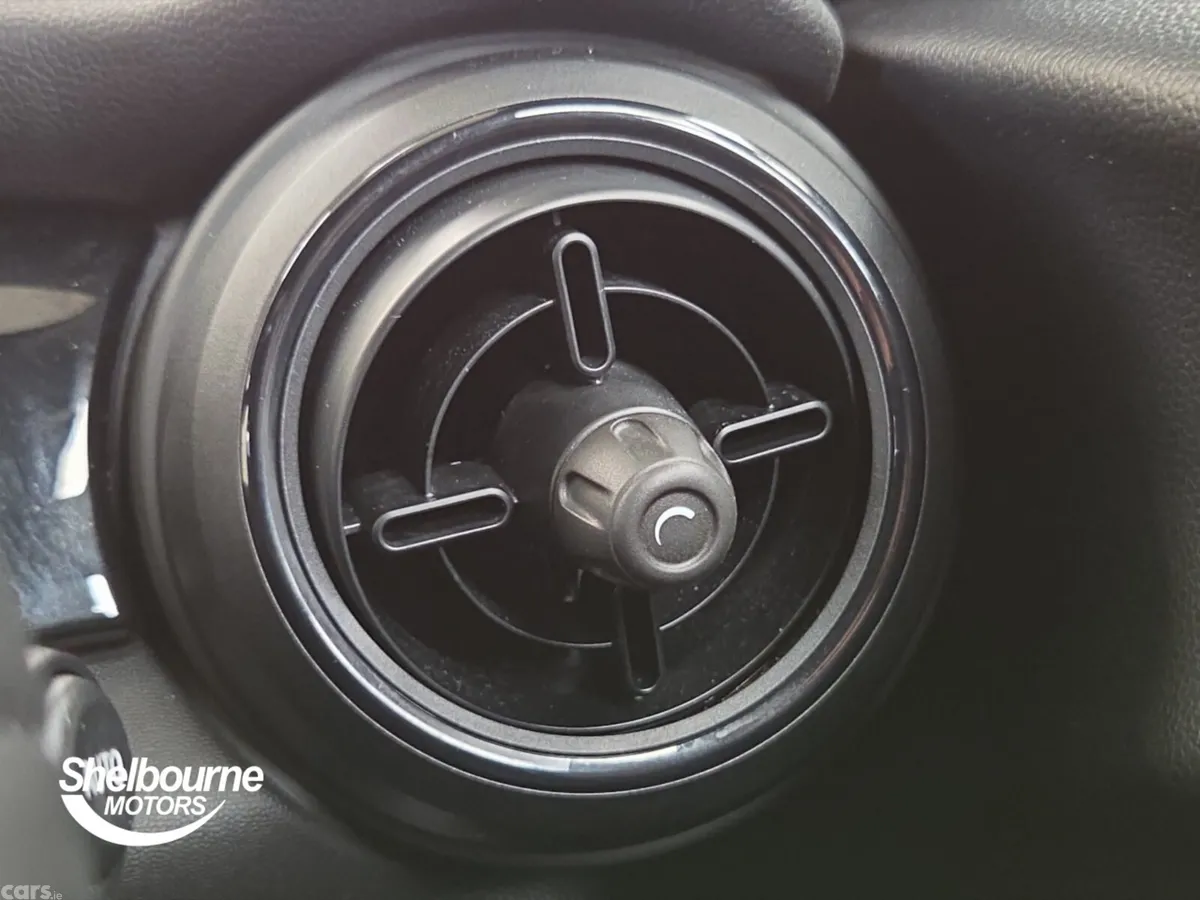 Mini Cooper Hatchback, Petrol, 2023, 