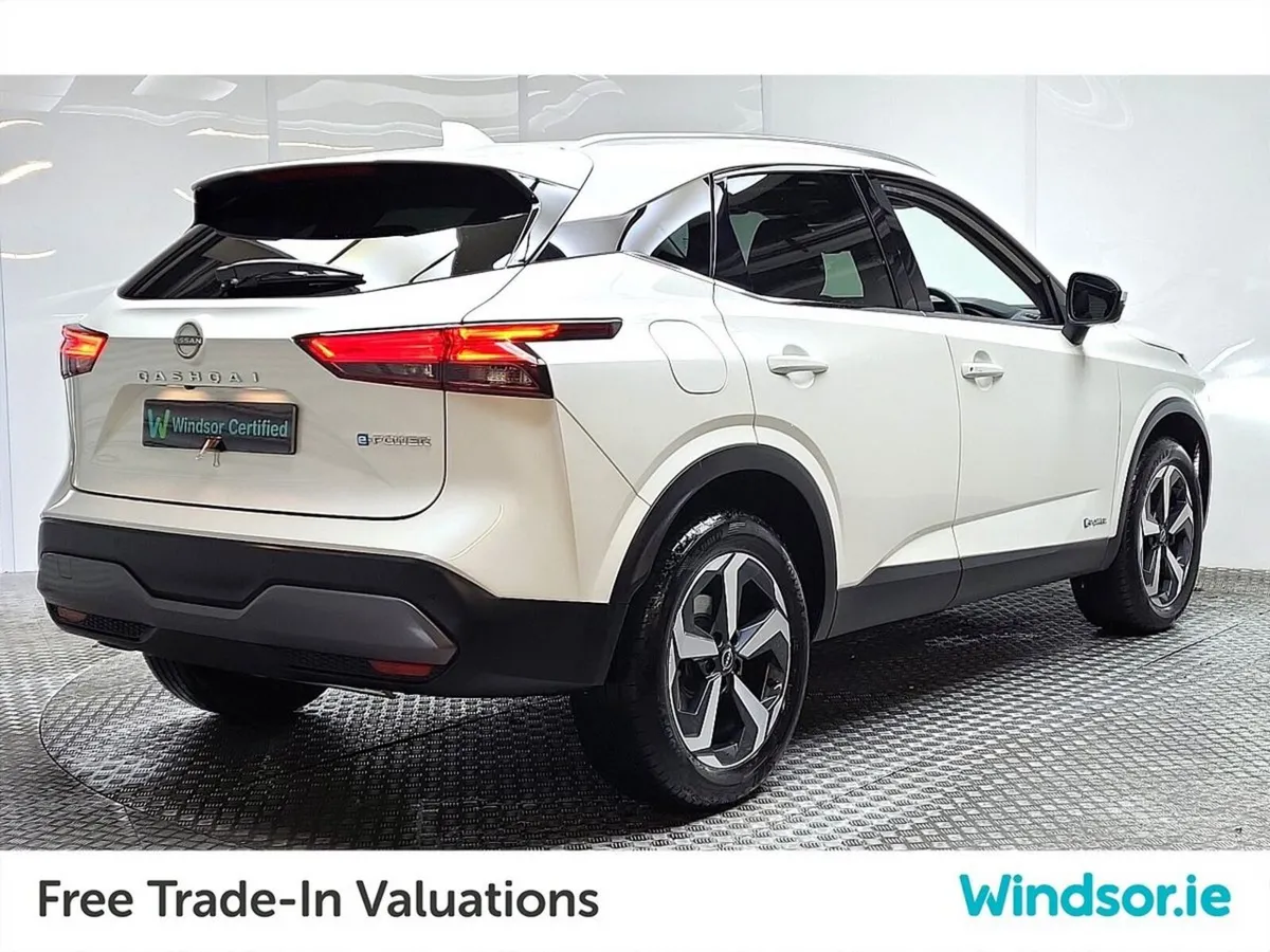 Nissan Qashqai MPV, Petrol Hybrid, 2024, White
