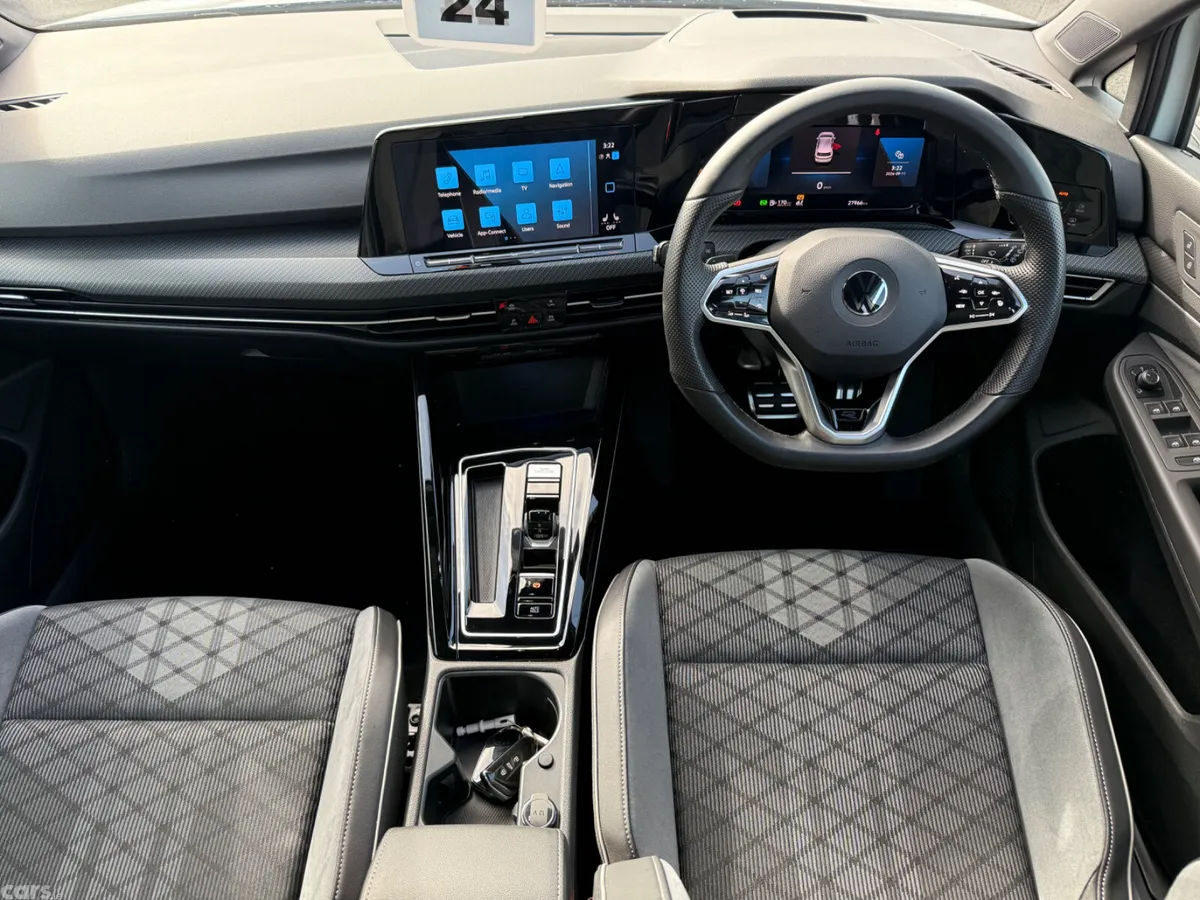 Volkswagen Golf Hatchback, Diesel, 2022, White