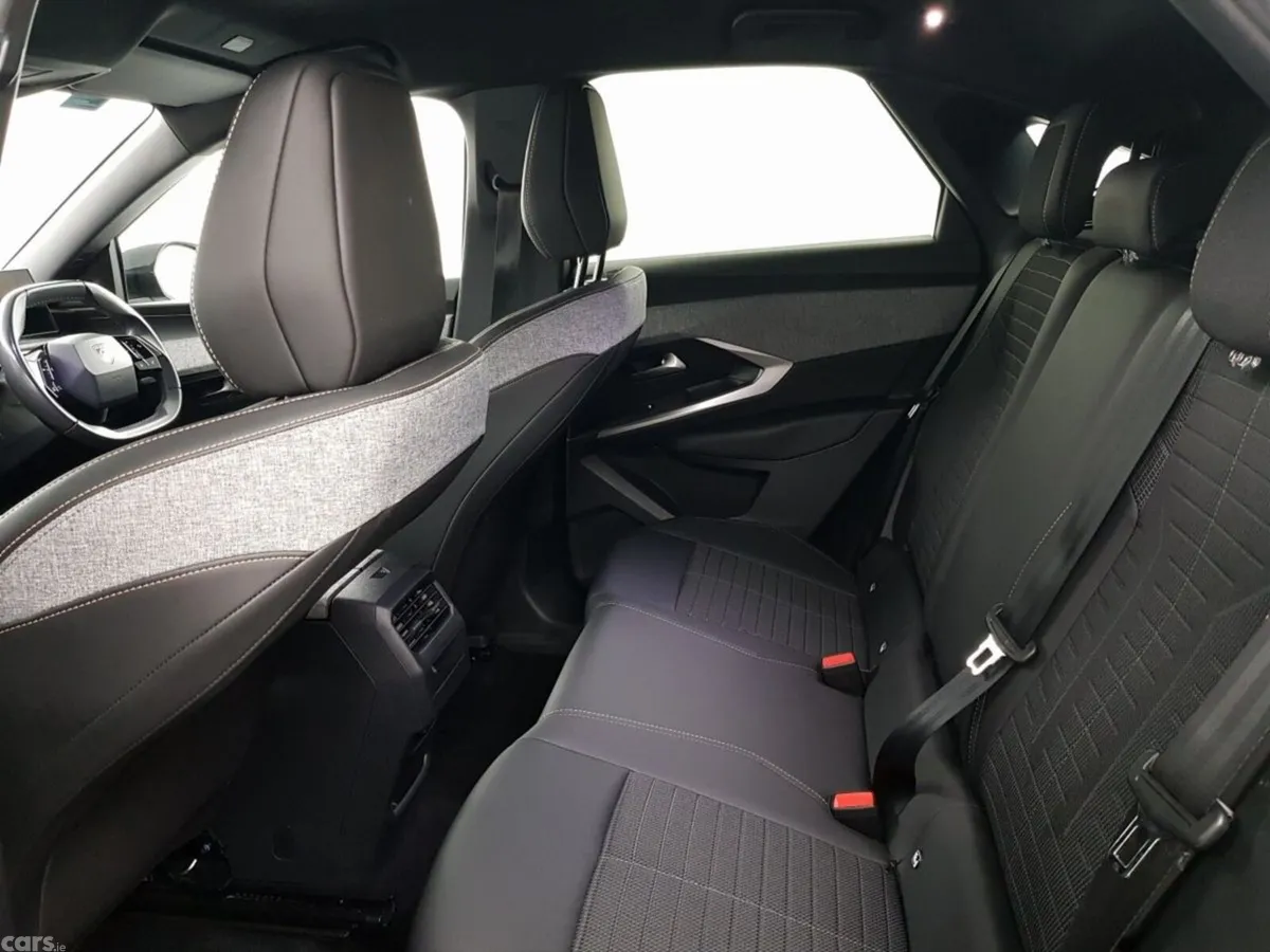 Peugeot 3008 MPV, Petrol Hybrid, 2024, Grey