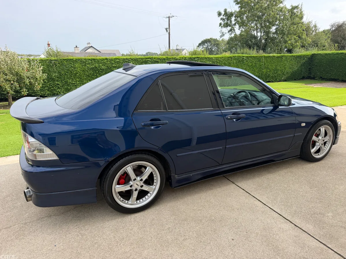 Lexus IS Saloon, Petrol, 2004, Blue