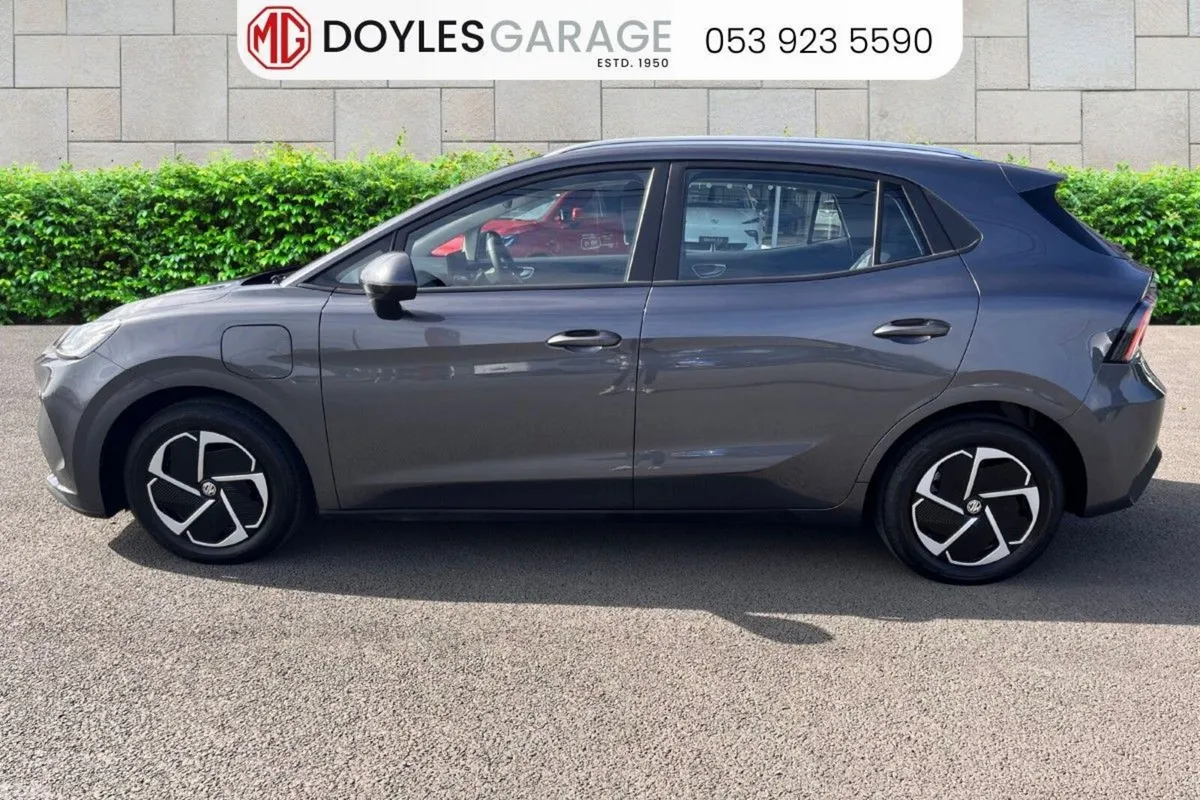 MG MG4 Hatchback, Electric, 2027, Grey