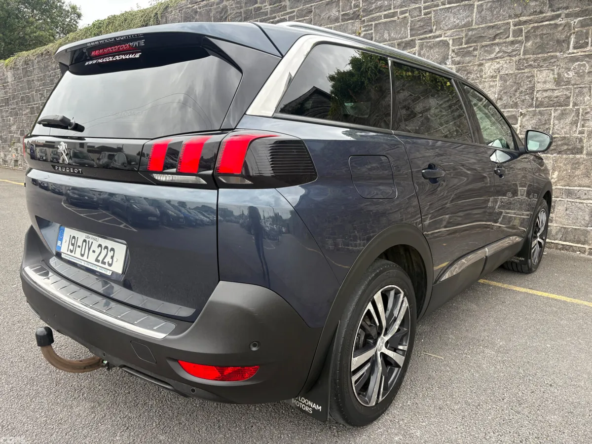 Peugeot 5008 MPV, Diesel, 2019, Blue