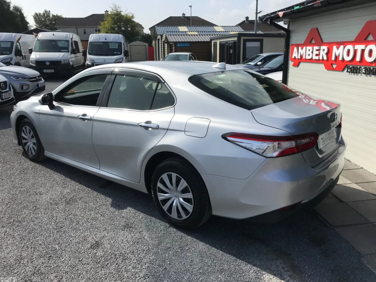 Toyota Camry Saloon, Petrol Hybrid, 2021, Silver