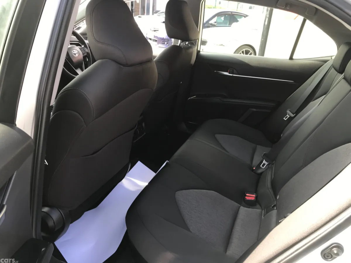 Toyota Camry Saloon, Petrol Hybrid, 2021, Silver