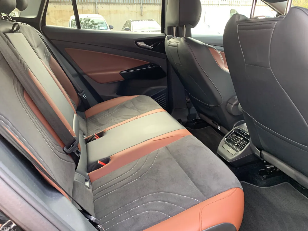 Volkswagen ID.4 Estate, Electric, 2023, Black