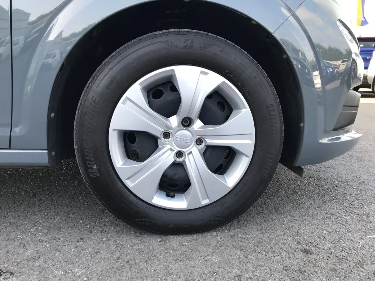 Dacia Sandero Hatchback, Petrol, 2023, Grey