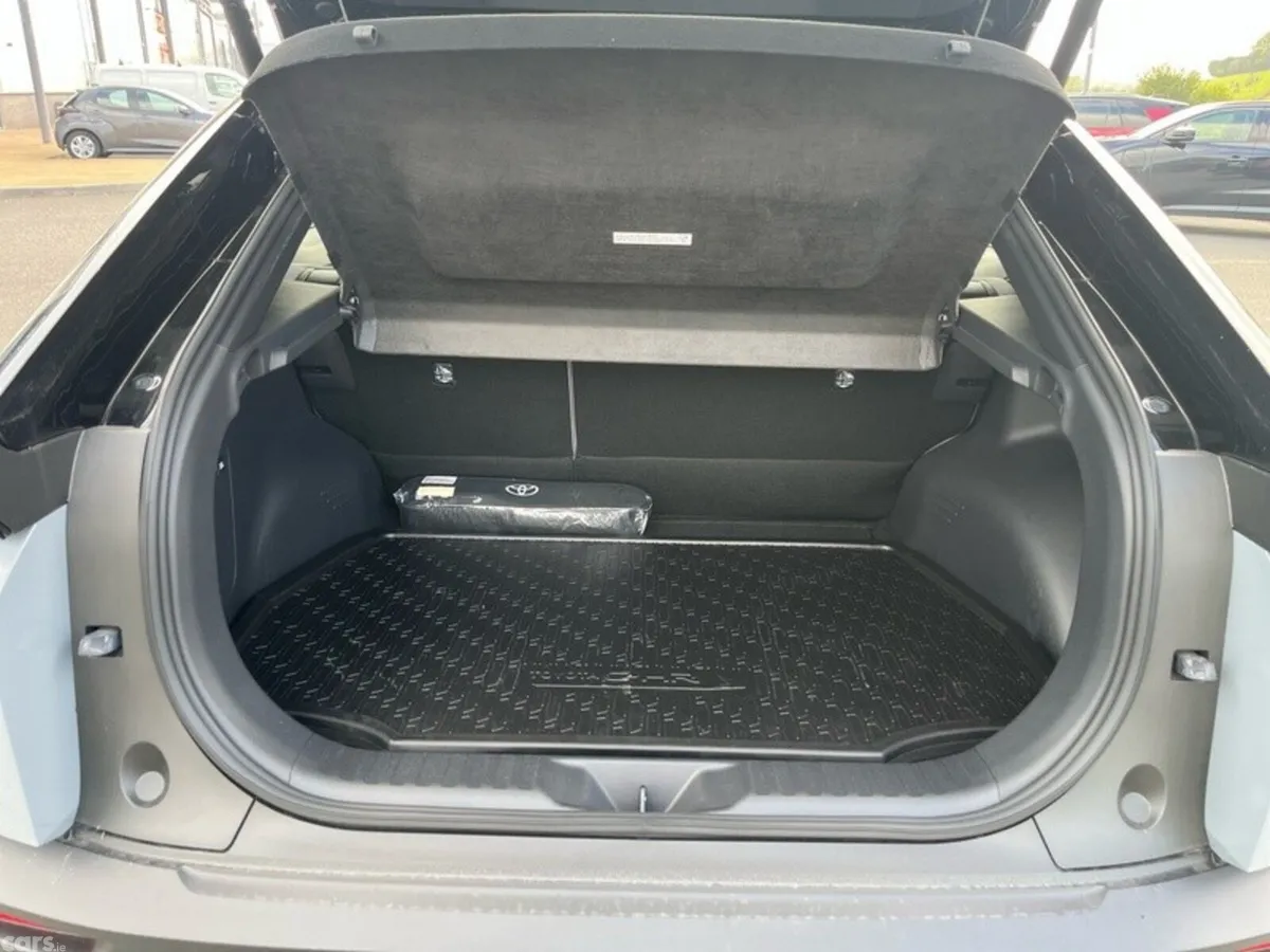 Toyota C-HR Estate, Electric, 2026, Grey