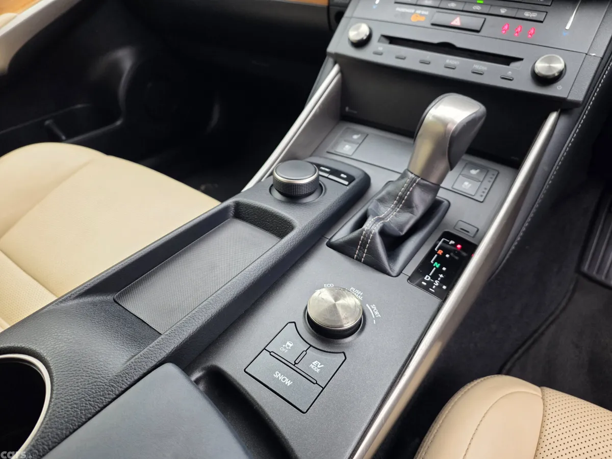 Lexus IS Saloon, Petrol Hybrid, 2017, Grey