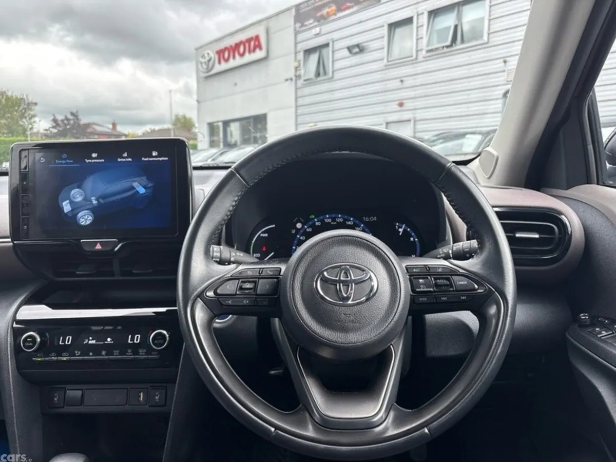 Toyota Yaris Cross Hatchback, Petrol Hybrid, 2023, Red