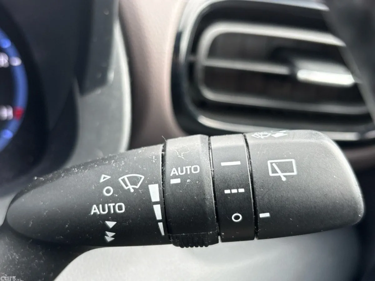 Toyota Yaris Cross Hatchback, Petrol Hybrid, 2023, Red