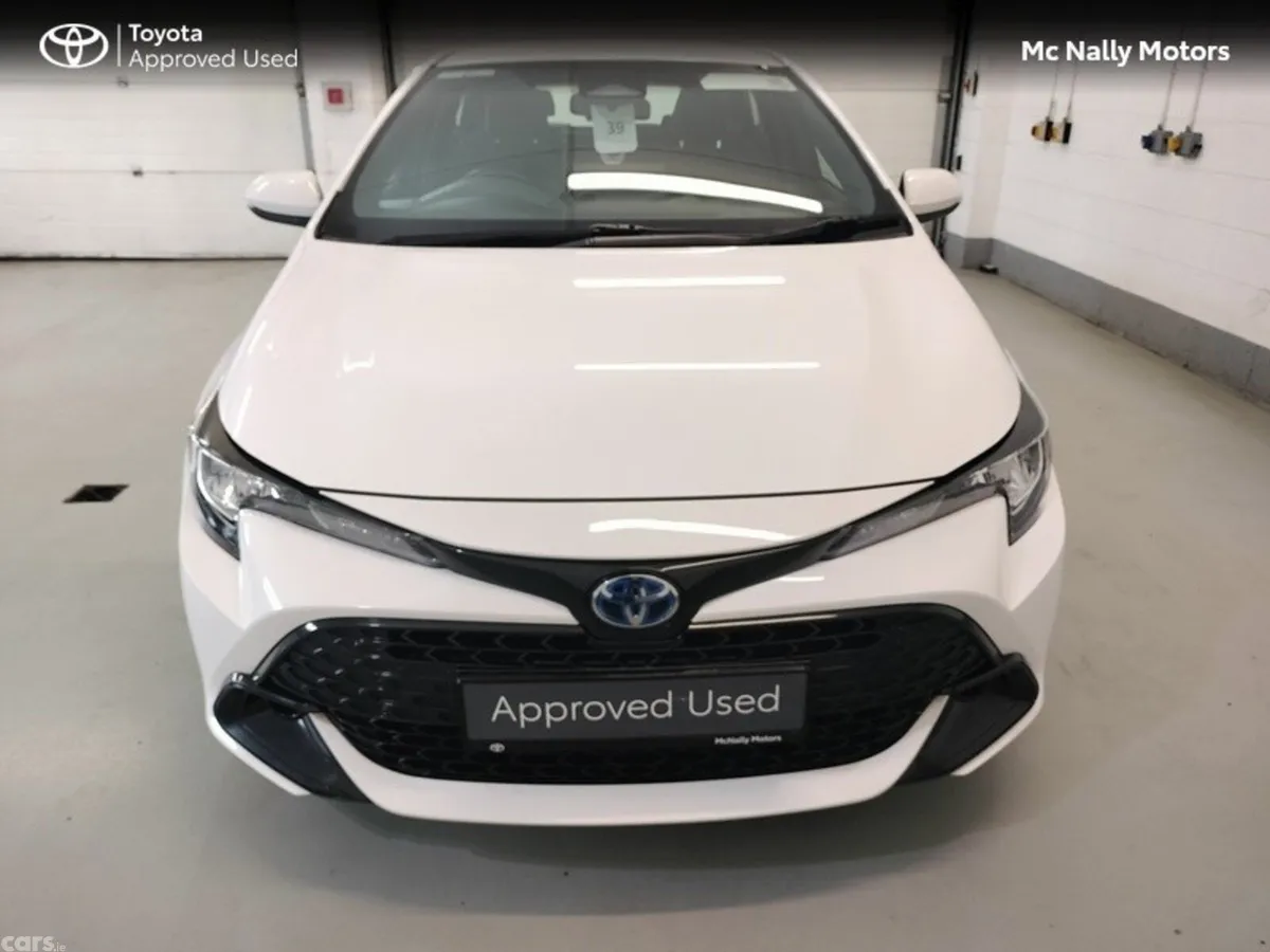 Toyota Corolla Hatchback, Petrol Hybrid, 2023, White