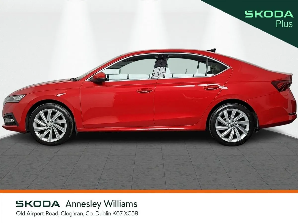 Skoda Octavia Saloon, Petrol, 2023, Red