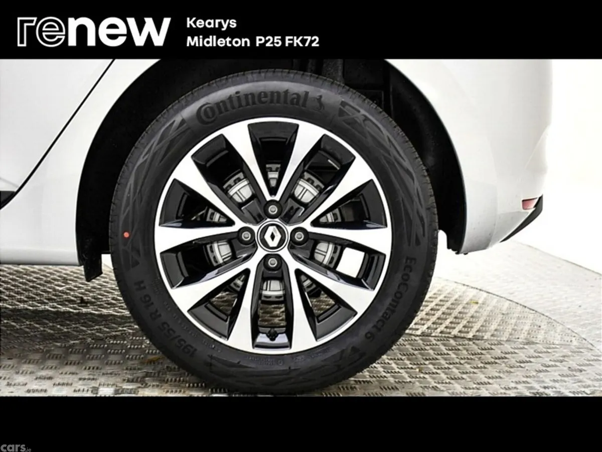 Renault Clio Hatchback, Petrol, 2023, Silver