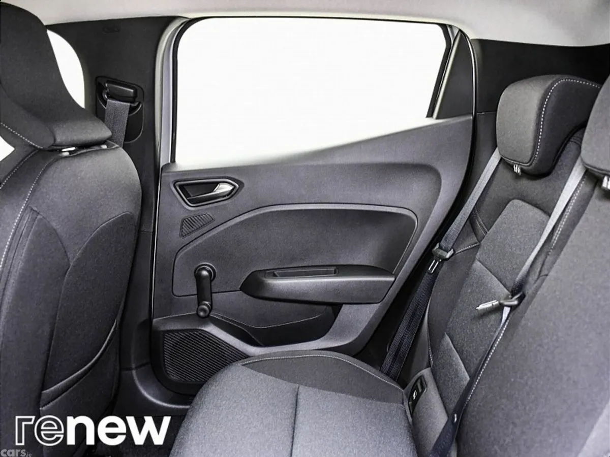 Renault Clio Hatchback, Petrol, 2023, Silver