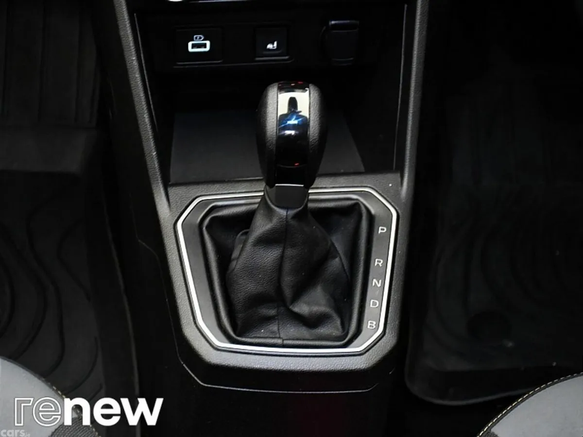 Dacia Jogger MPV, Petrol Hybrid, 2024, Brown