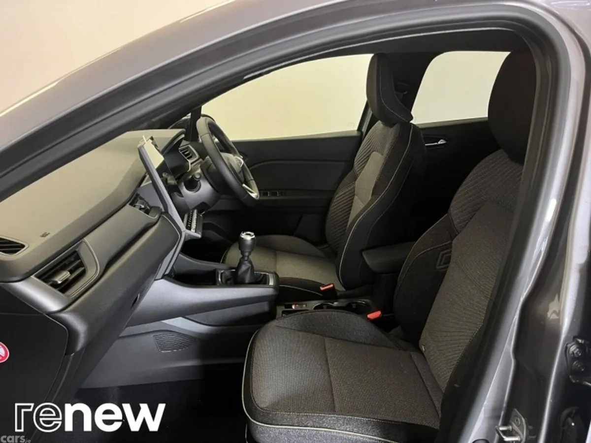 Renault Captur Hatchback, Petrol, 2026, Grey