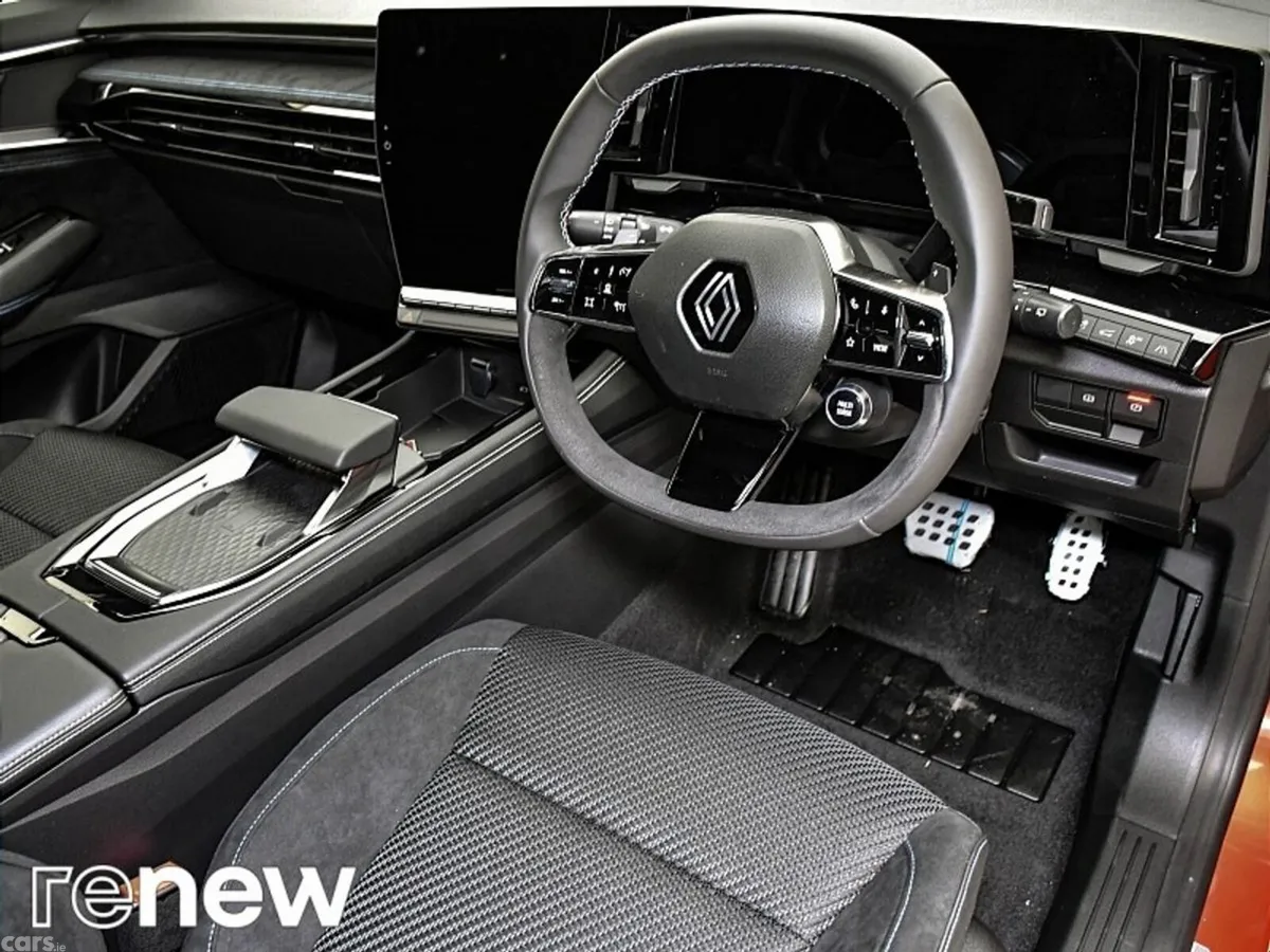 Renault Austral SUV, Petrol, 2023, Red