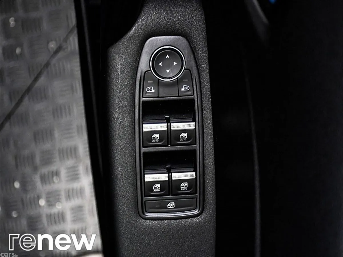 Renault Captur SUV, Petrol, 2026, Blue