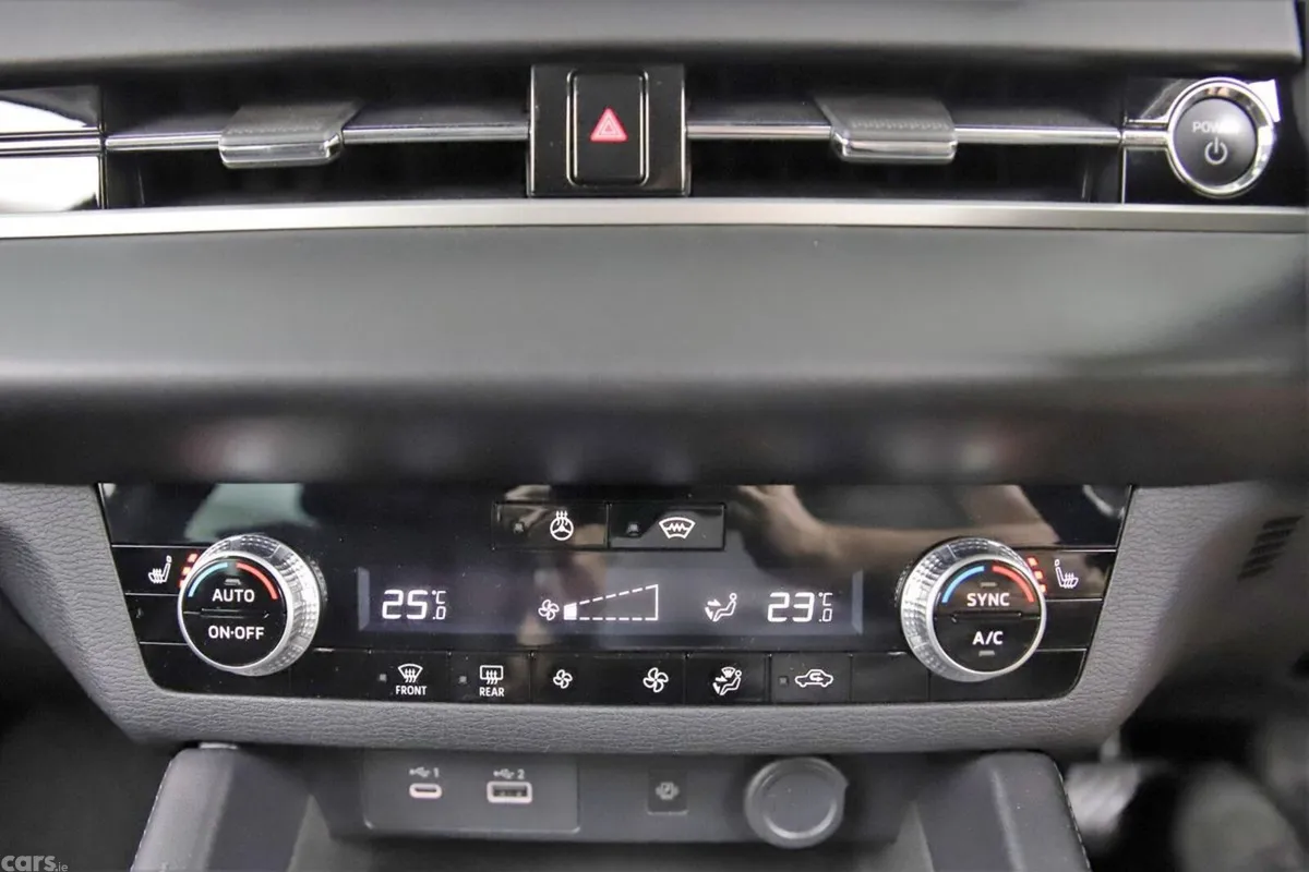 Mitsubishi Outlander SUV, Petrol Plug-in Hybrid, 2022, Black