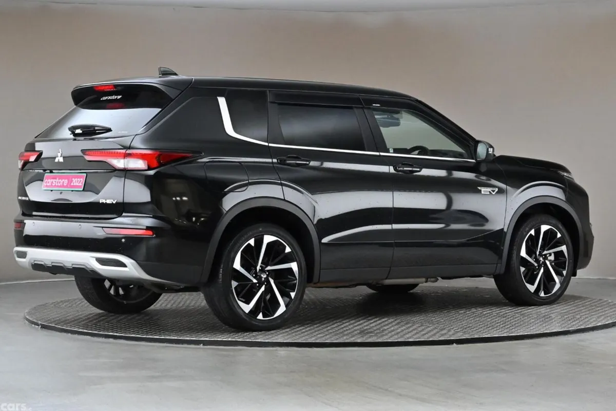Mitsubishi Outlander SUV, Petrol Plug-in Hybrid, 2022, Black