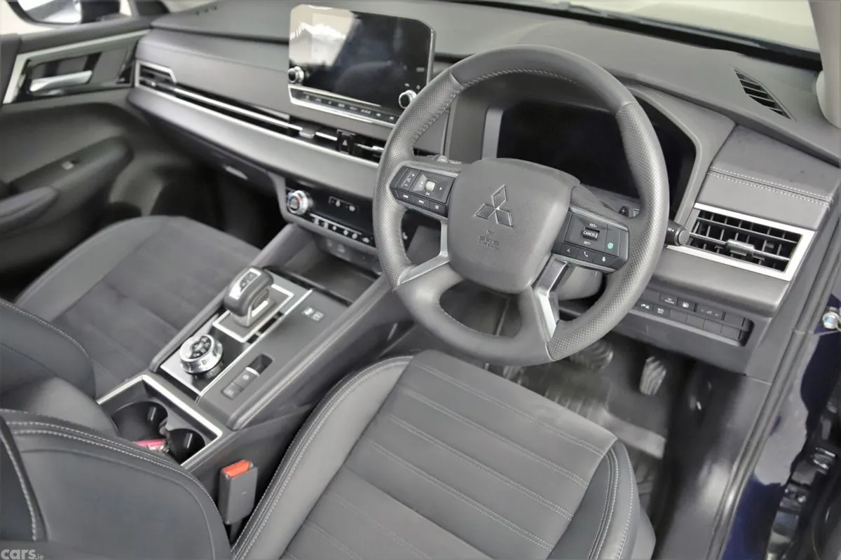 Mitsubishi Outlander SUV, Petrol Plug-in Hybrid, 2022, Black