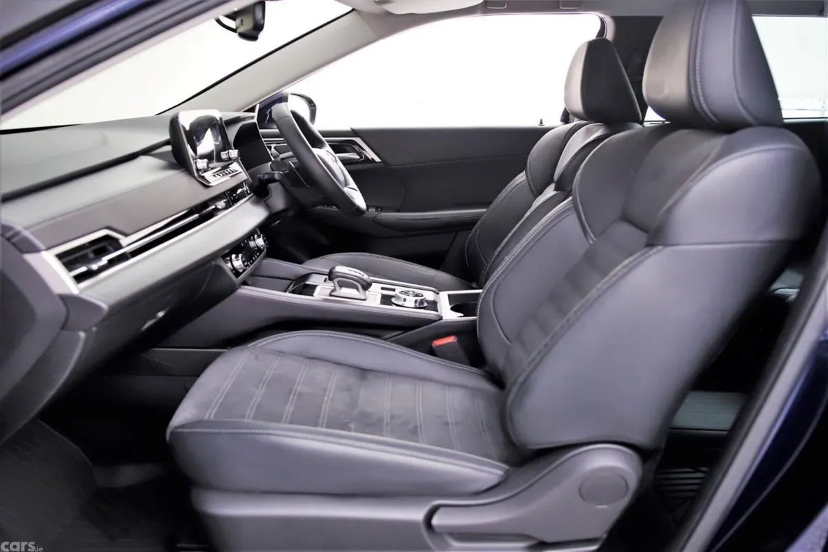 Mitsubishi Outlander SUV, Petrol Plug-in Hybrid, 2022, Black