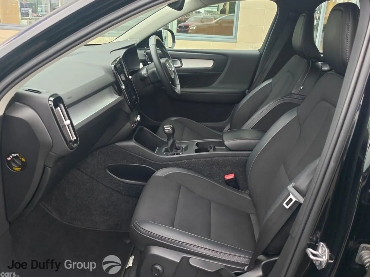 Volvo XC40 Estate, Petrol, 2019, Black