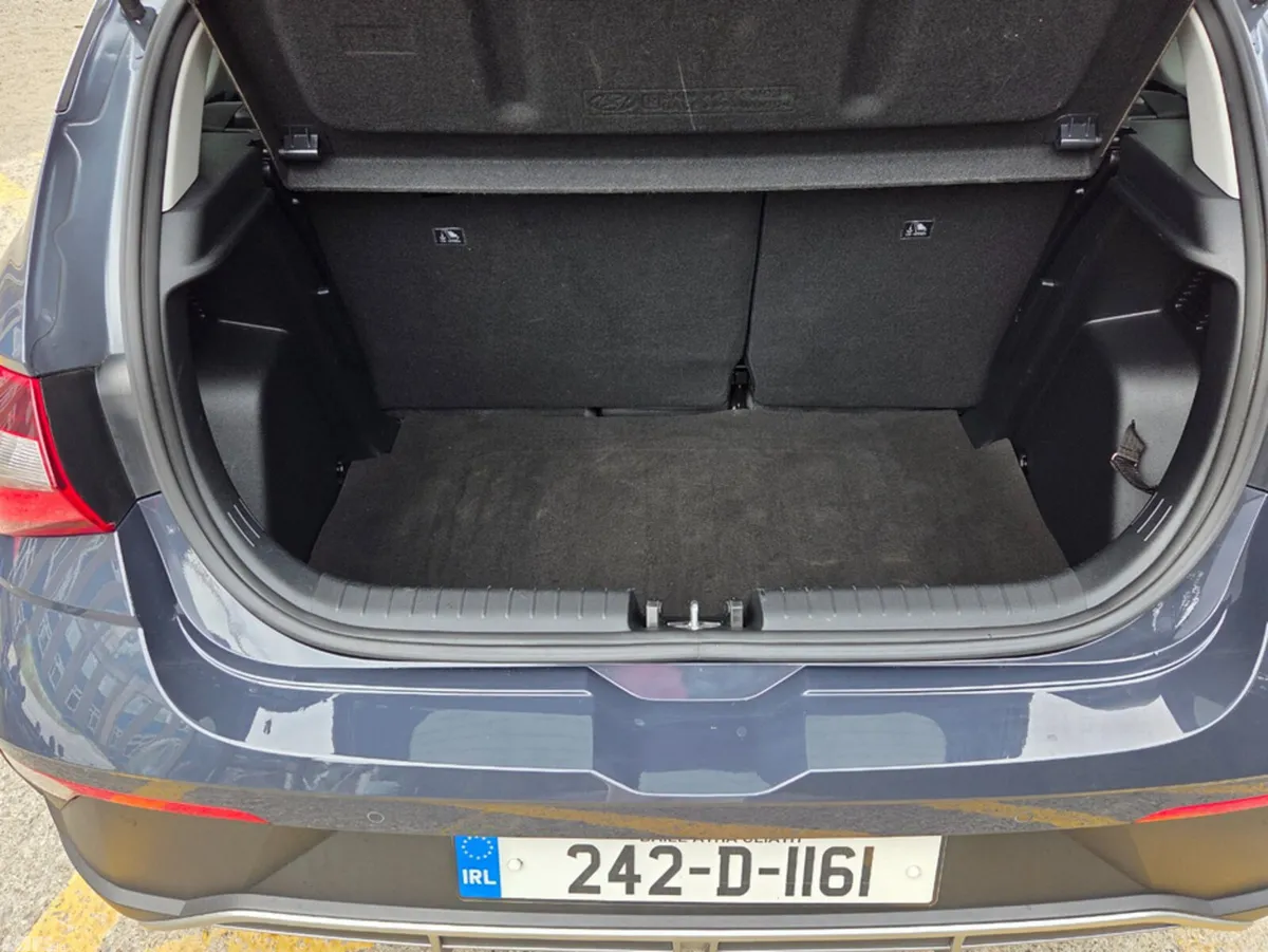 Hyundai i20 Hatchback, Petrol, 2024, Grey