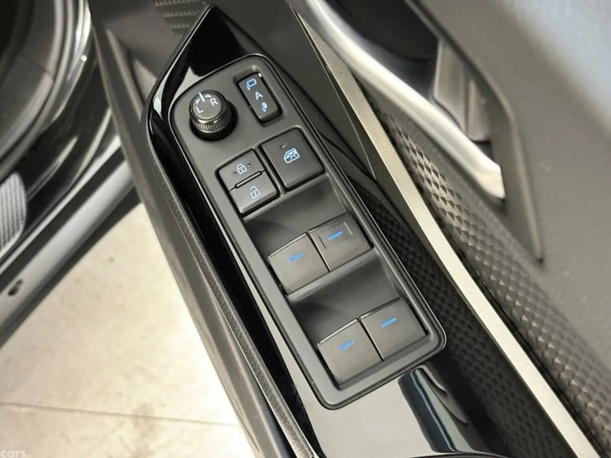 Toyota C-HR SUV, Petrol Hybrid, 2023, Black