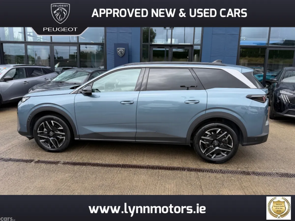 Peugeot 5008 MPV, Petrol, 2026, Blue