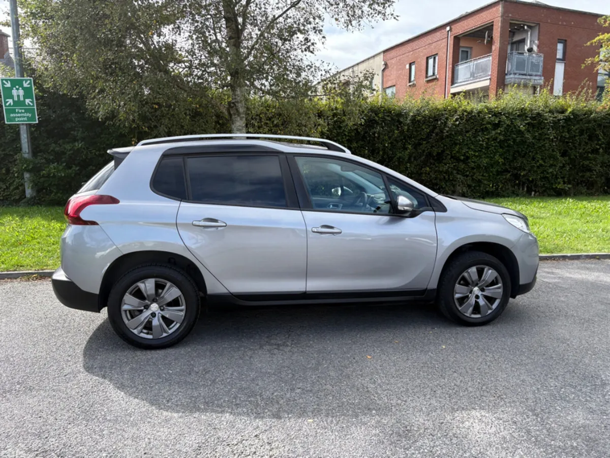 Peugeot 2008 Estate, Petrol, 2017, Grey