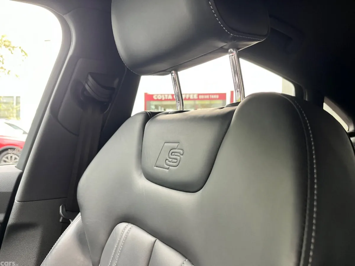 Audi e-tron SUV, Electric, 2022, Red