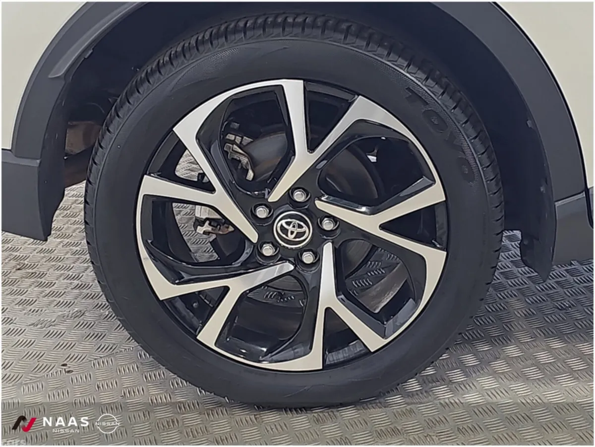 Toyota C-HR MPV, Petrol Hybrid, 2018, White