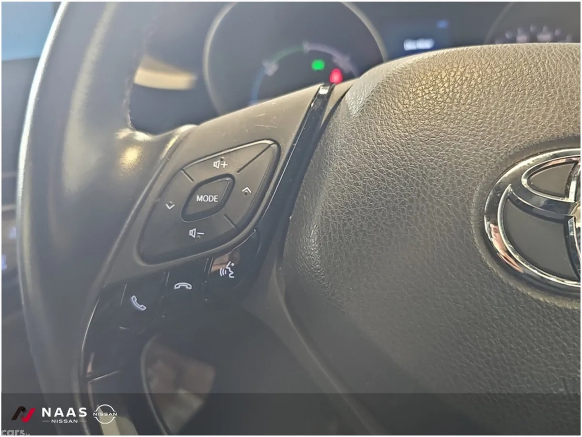 Toyota C-HR MPV, Petrol Hybrid, 2018, White