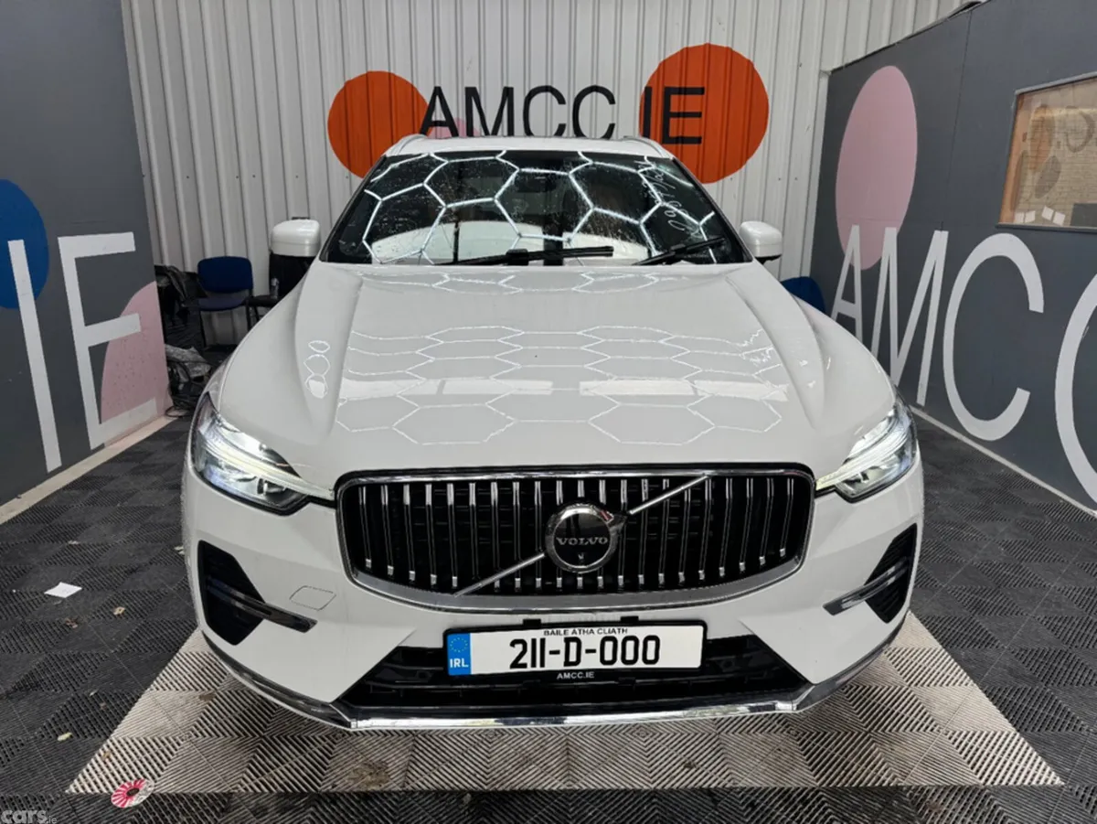 Volvo XC60 SUV, Petrol Hybrid, 2021, White
