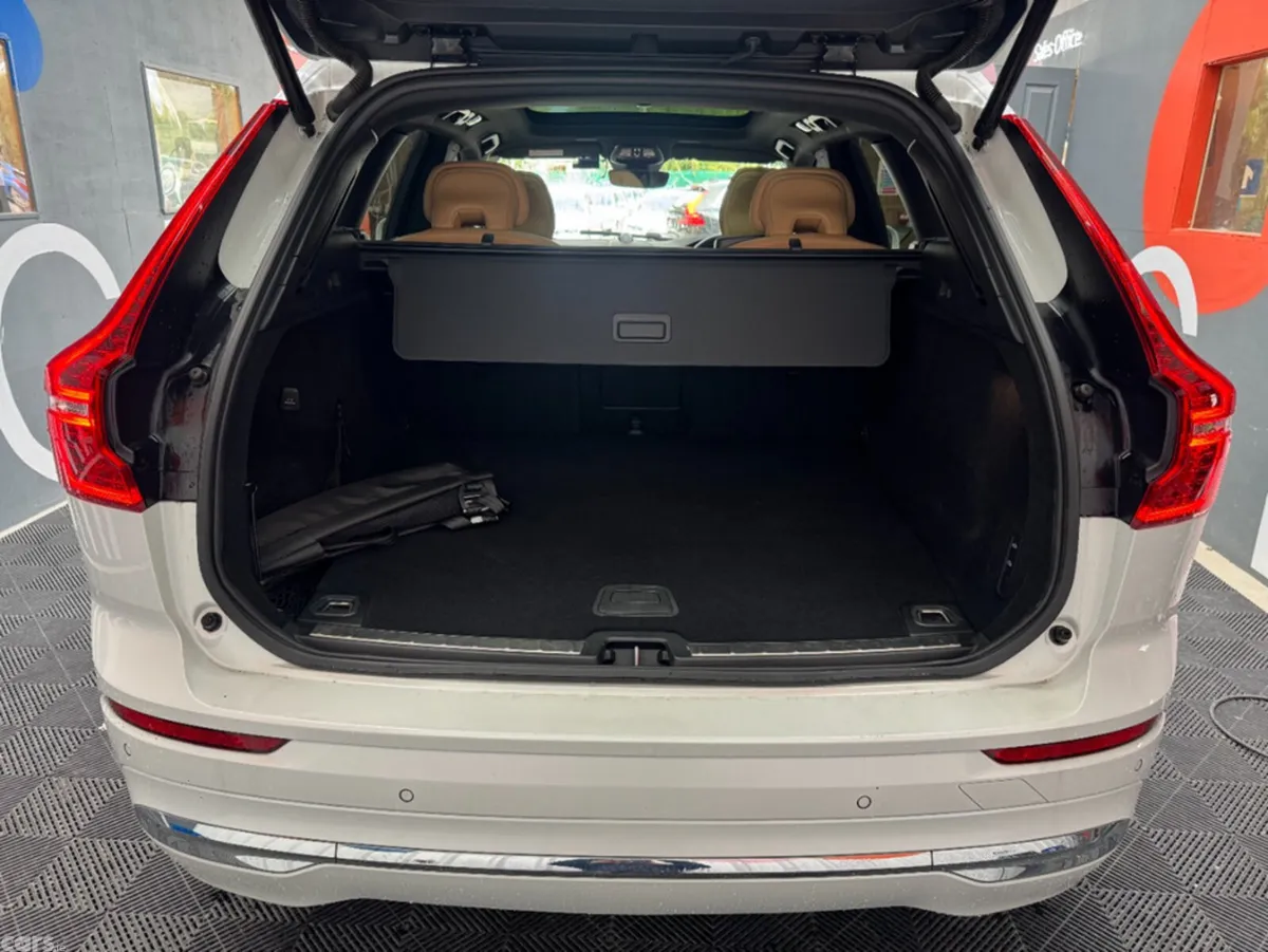 Volvo XC60 SUV, Petrol Hybrid, 2021, White