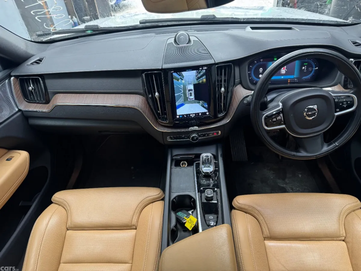 Volvo XC60 SUV, Petrol Hybrid, 2021, White