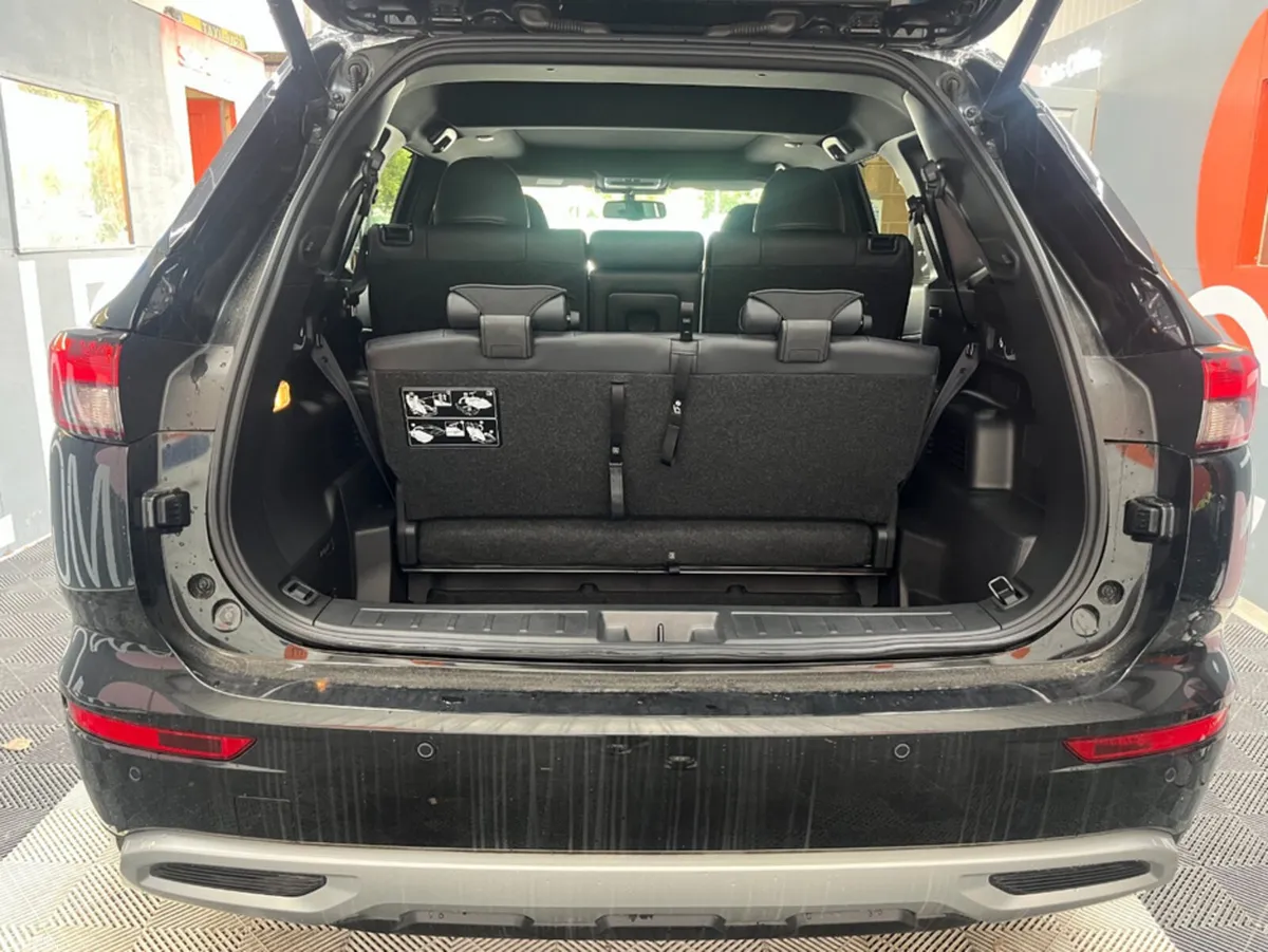 Mitsubishi Outlander SUV, Petrol Plug-in Hybrid, 2024, Black