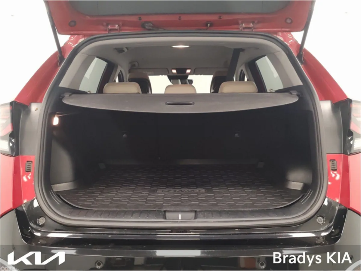 Kia Sportage MPV, Diesel, 2022, Red