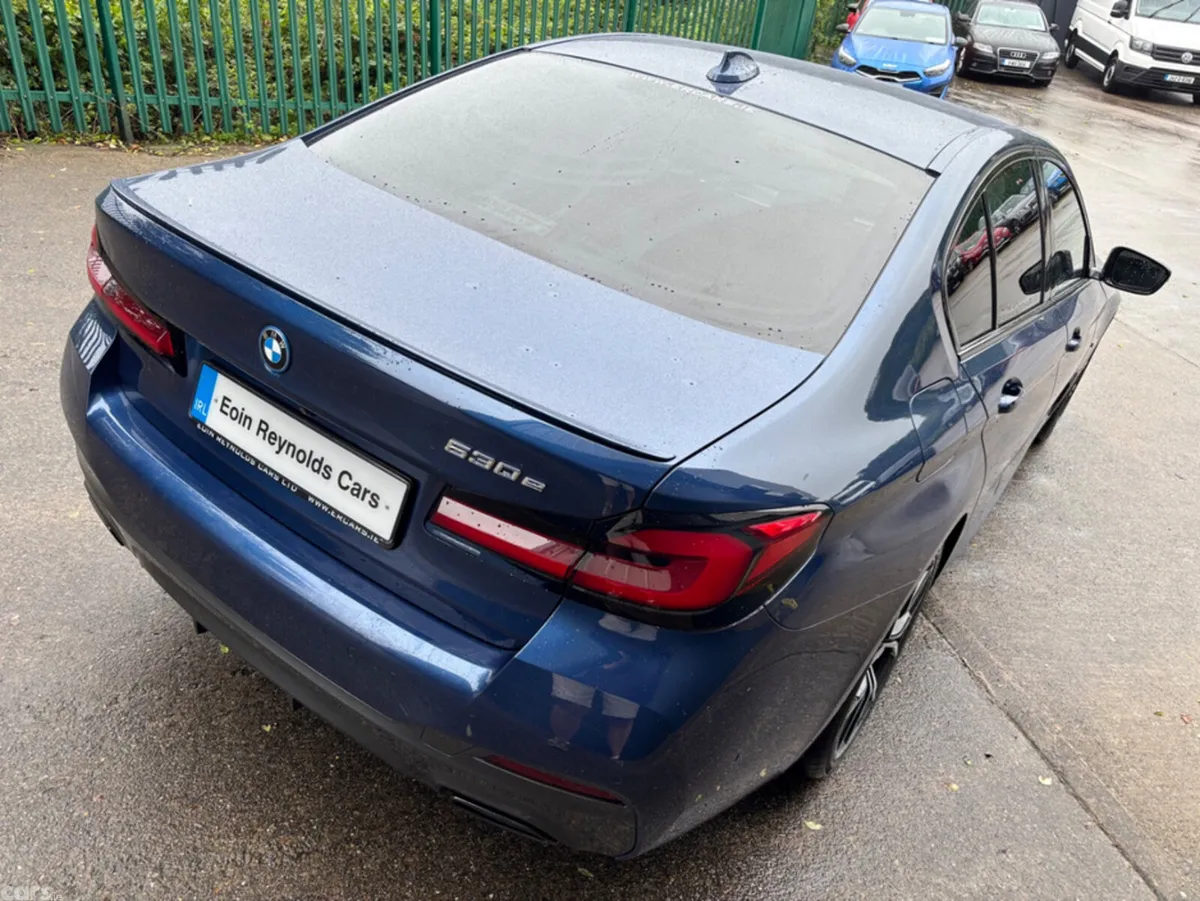 BMW 5-Series Saloon, Petrol Plug-in Hybrid, 2022, Blue