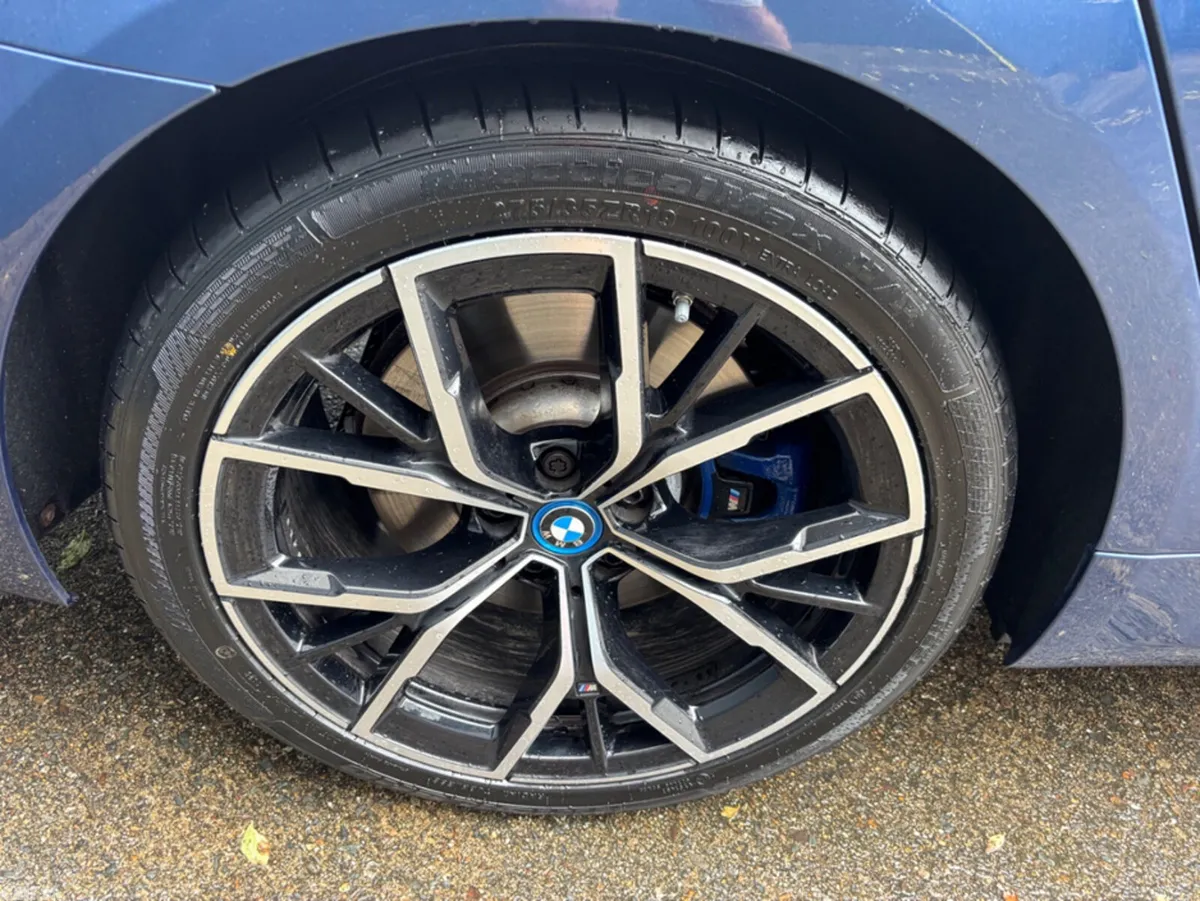 BMW 5-Series Saloon, Petrol Plug-in Hybrid, 2022, Blue