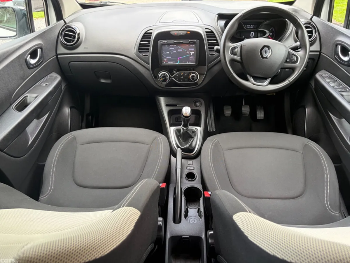 Renault Captur Hatchback, Petrol, 2019, White