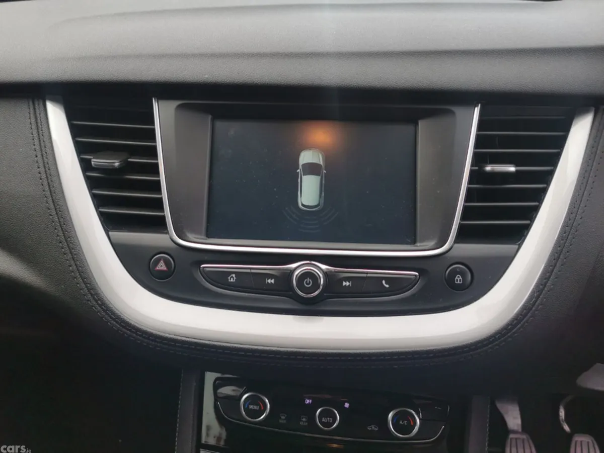 Opel Grandland X MPV, Diesel, 2020, Red