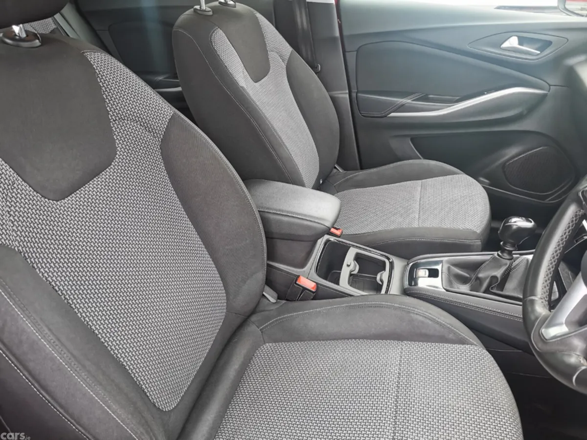 Opel Grandland X MPV, Diesel, 2020, Red