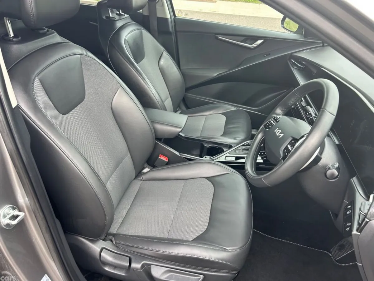 Kia Niro Hatchback, Petrol Hybrid, 2024, Grey